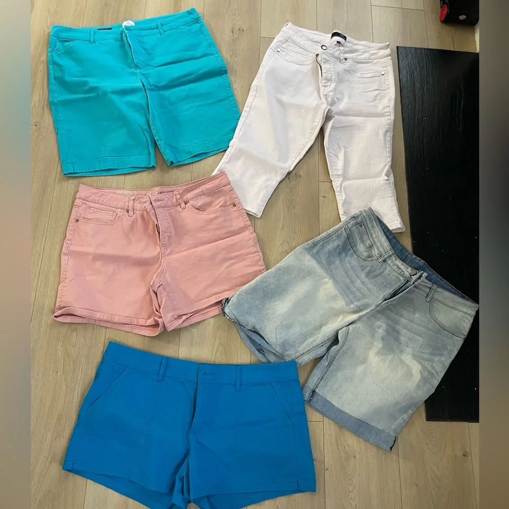 Women plus size shorts size 14 16 plus size capris lot of 5